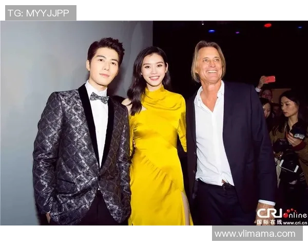 彭于晏与足球明星亲密合影 展现运动与娱乐圈跨界友谊 彭于晏与足球明星亲密合影 展现运动与娱乐圈跨界友谊